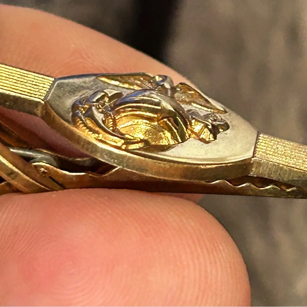Vintage gold tone USMC alligator tie bar clip
